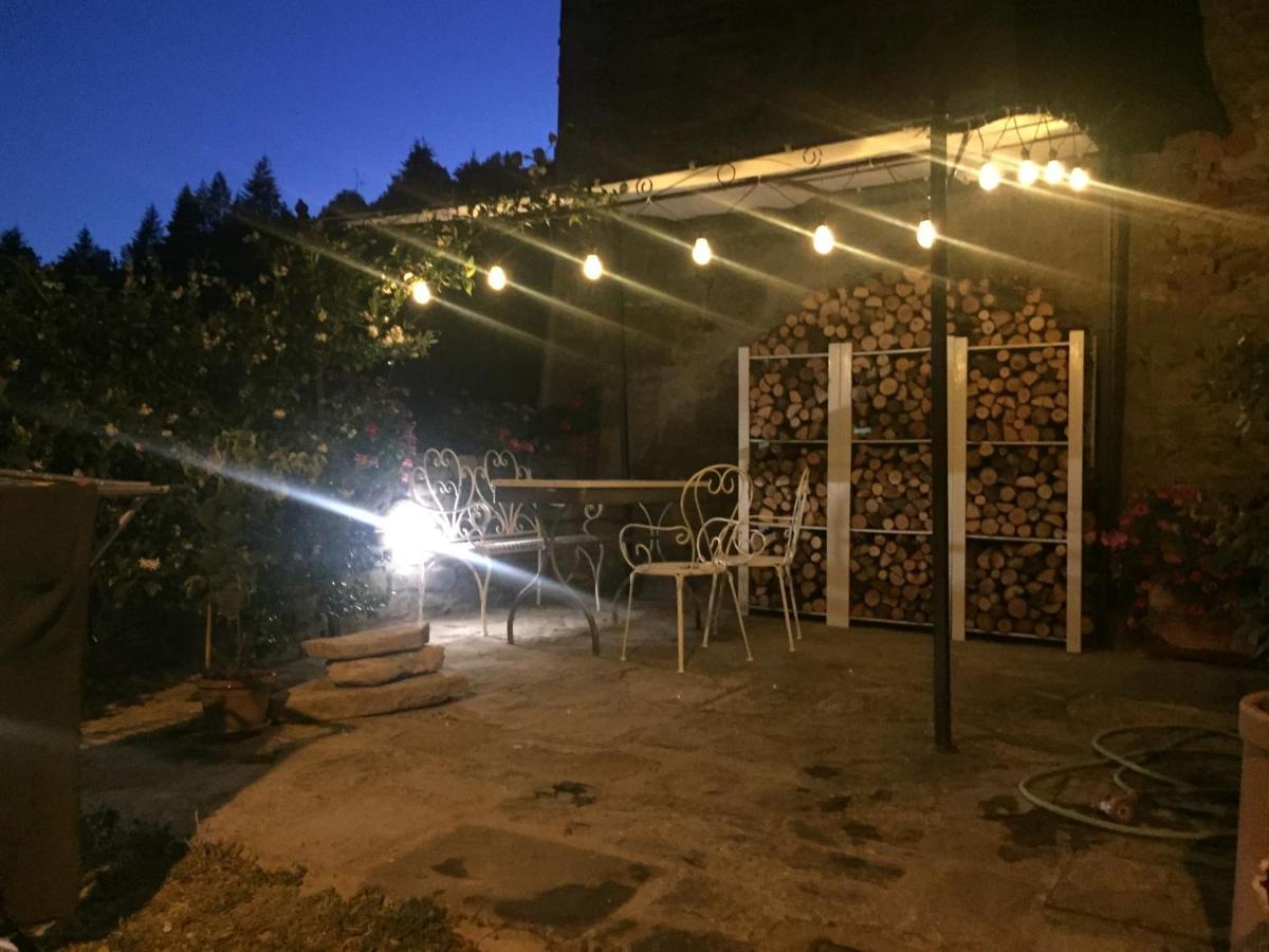 Castello Di Urbech Apartment Пратовекио Екстериор снимка