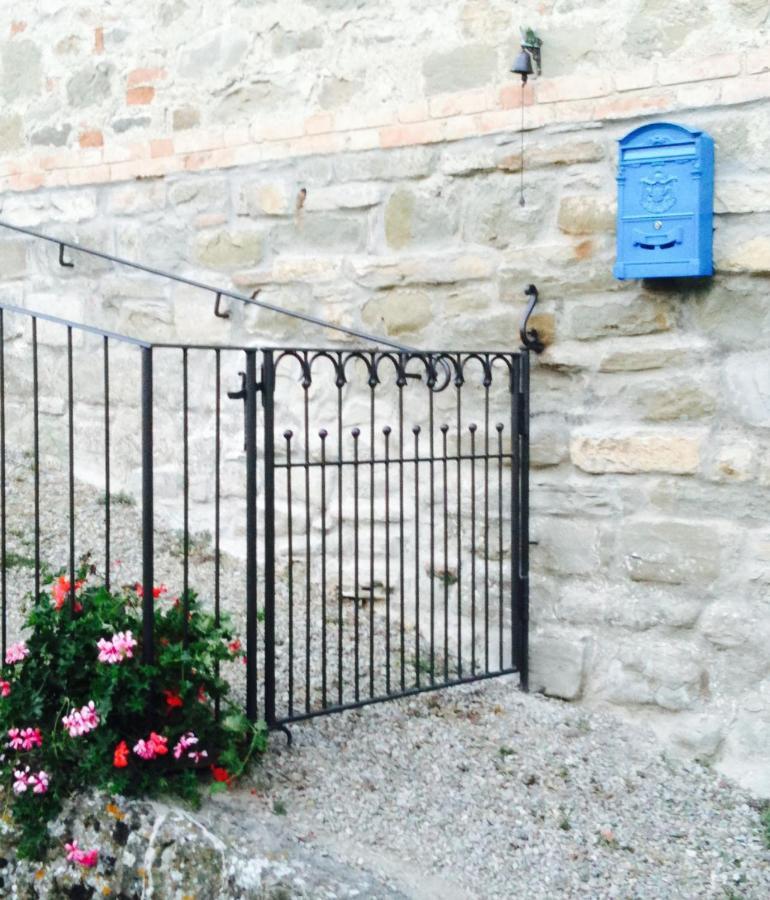 Castello Di Urbech Apartment Пратовекио Екстериор снимка