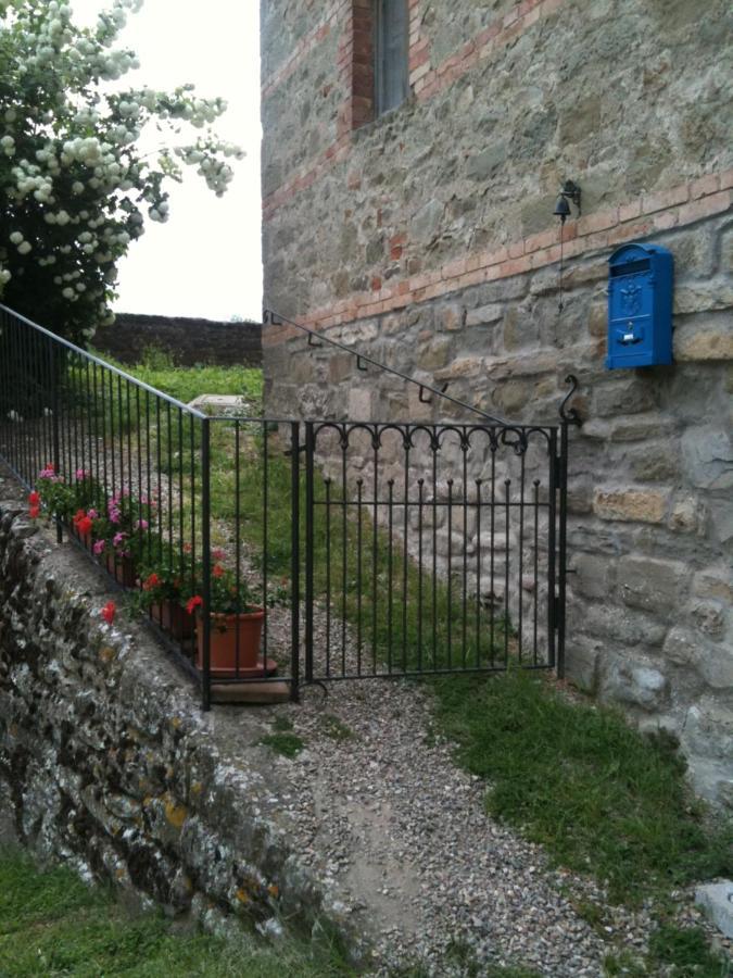 Castello Di Urbech Apartment Пратовекио Екстериор снимка