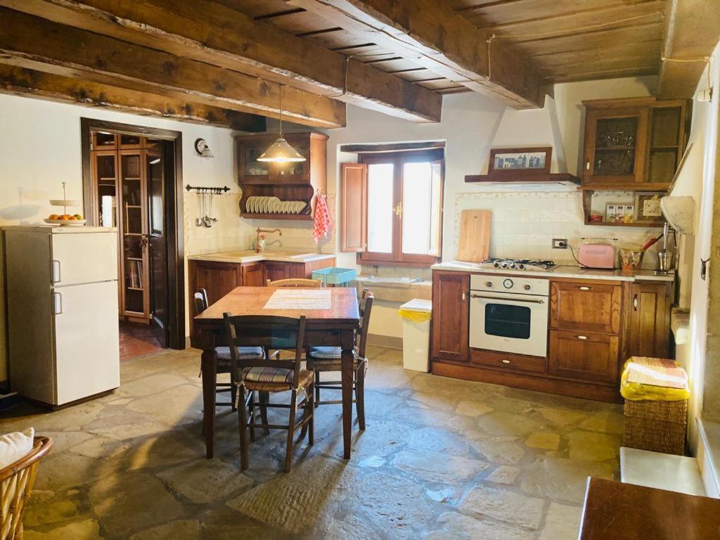 Castello Di Urbech Apartment Пратовекио Екстериор снимка