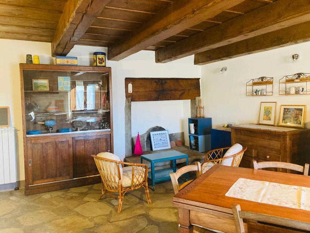 Castello Di Urbech Apartment Пратовекио Екстериор снимка